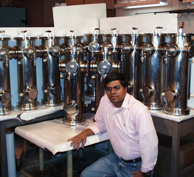 Production QWRs at Argonne National Lab (September 1999) before shipping to India.