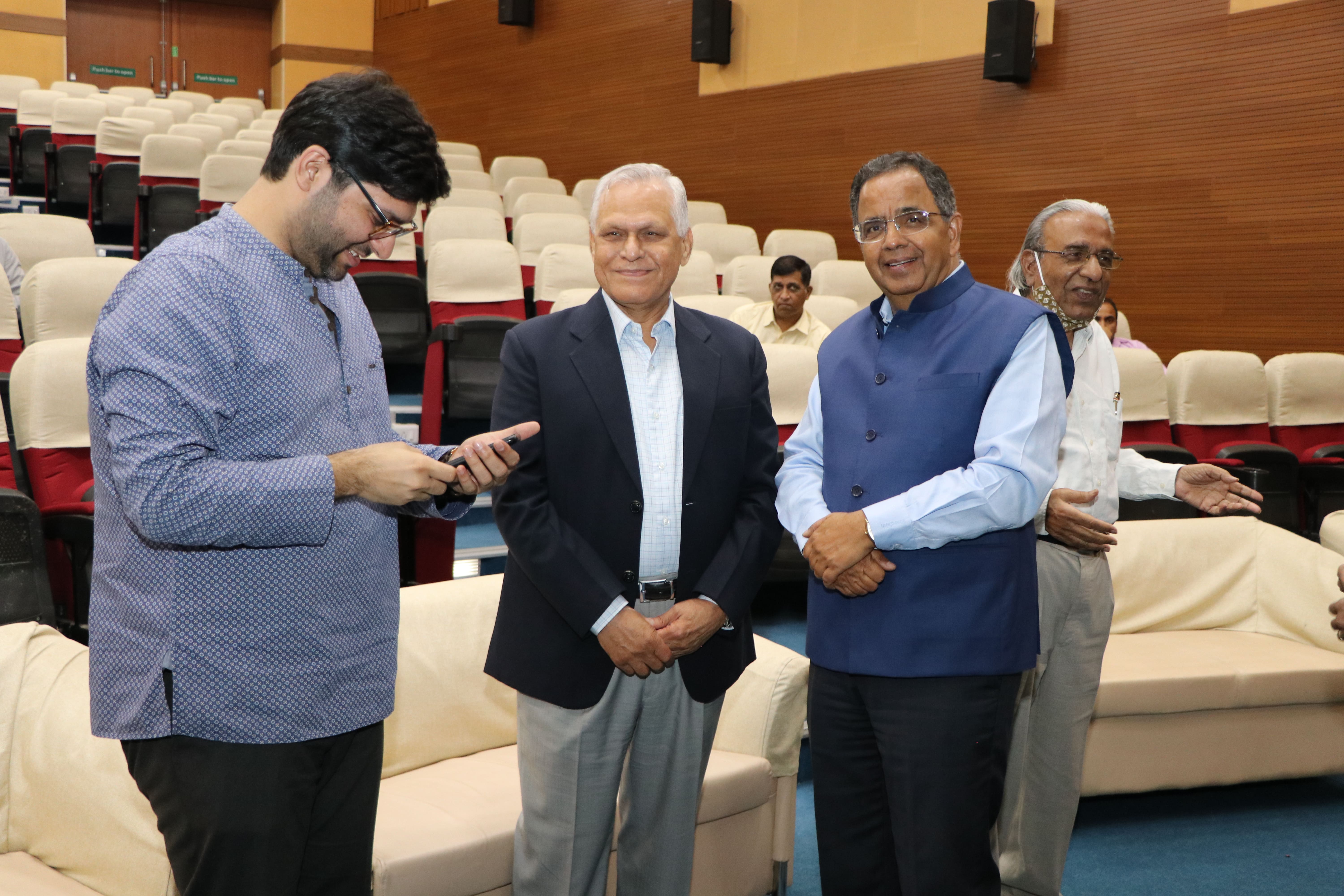 Proton Hedron Therepy 2022